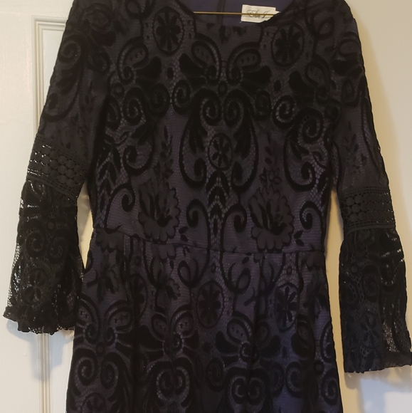 Beautiful net short dress  for winter - Picture 2 of 3